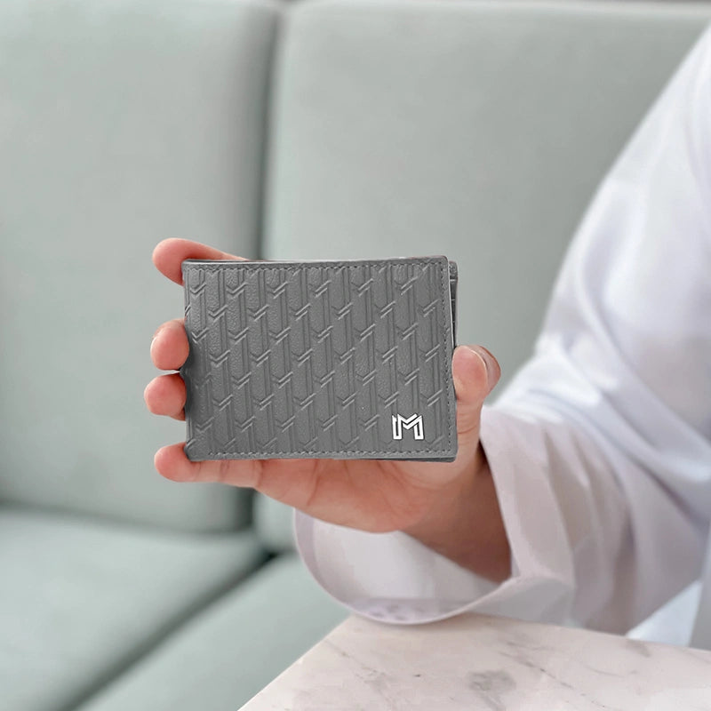 جلد الجمل رمادي / فضي