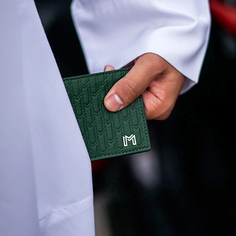 جلد الجمل اخضر / فضي