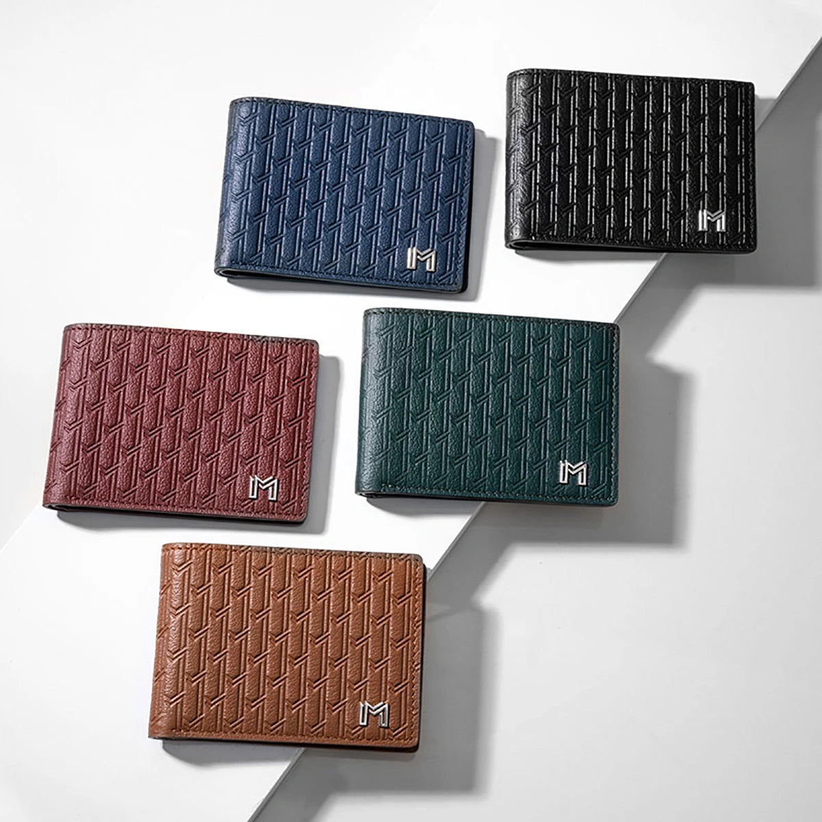 جلد الجمل أسود / فضي