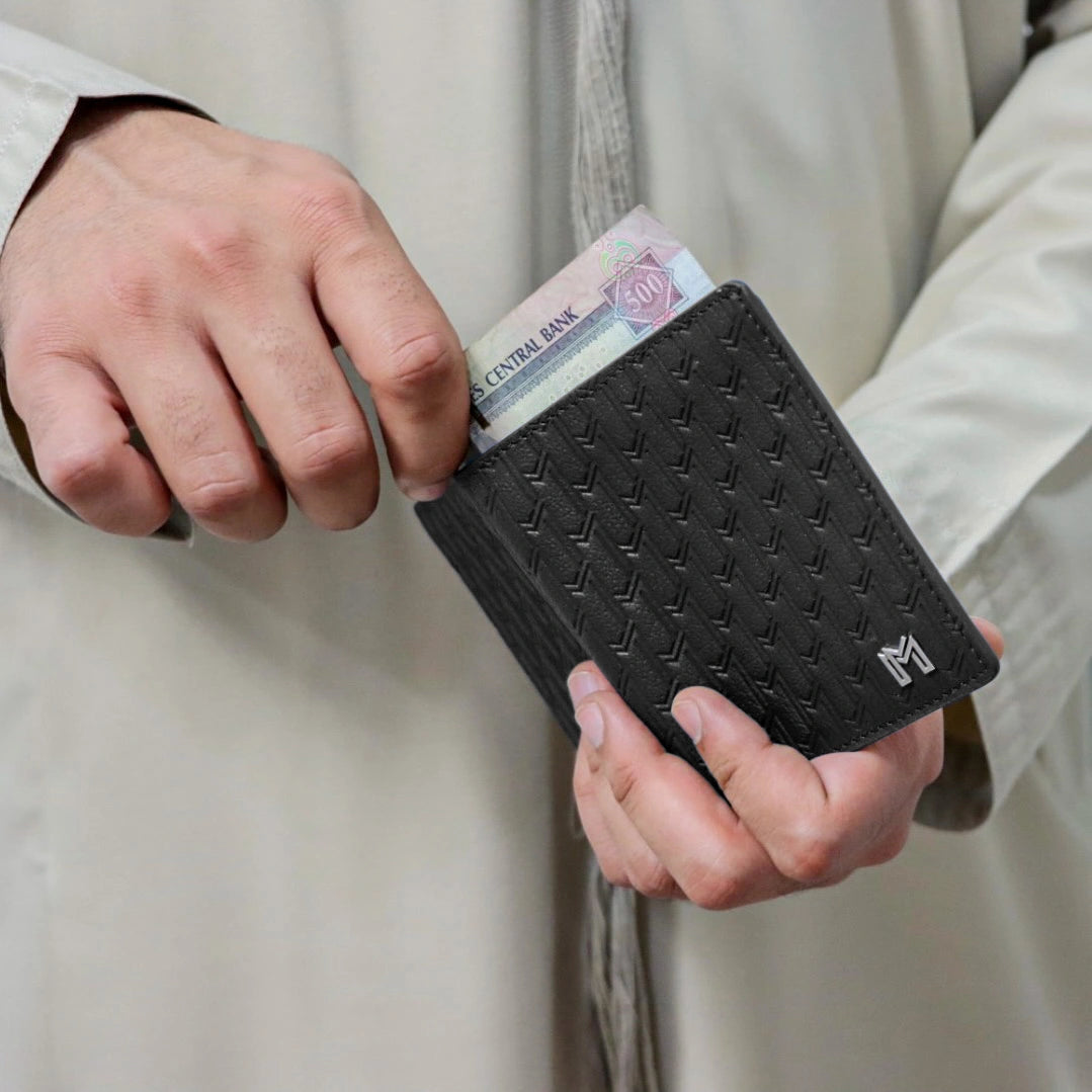 جلد الجمل أسود / فضي