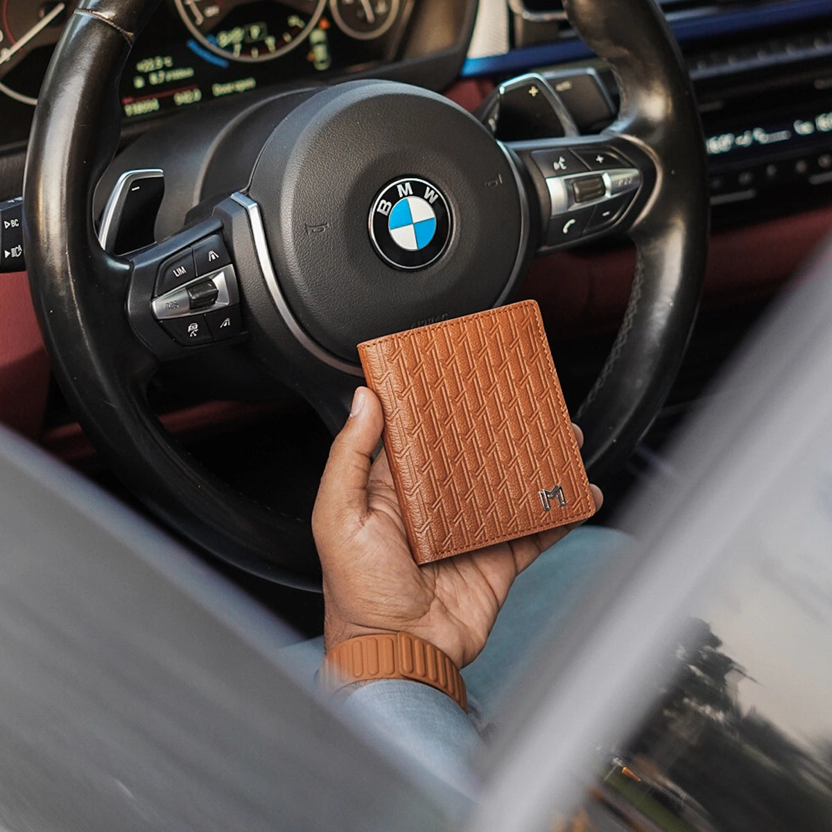 جلد الجمل تان / فضي