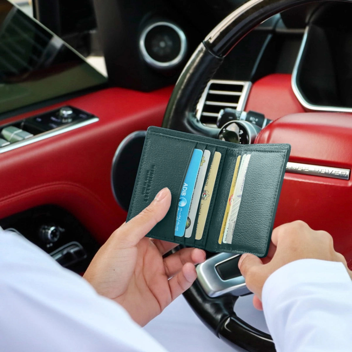 جلد الجمل اخضر / فضي