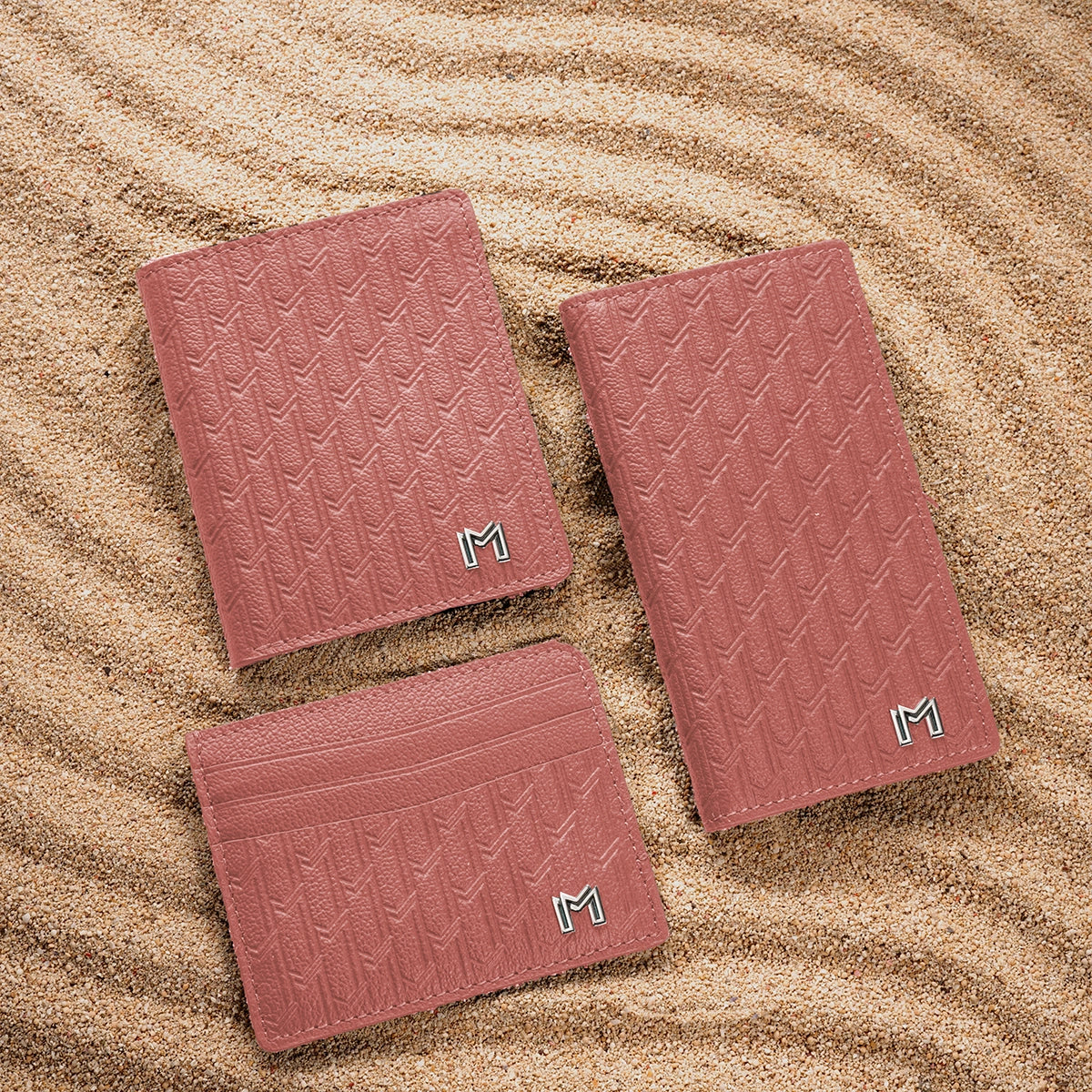 جلد الجمل وردي / فضي