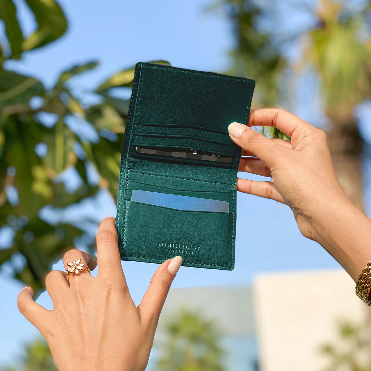 جلد ايطالي اخضر/ ذهبي