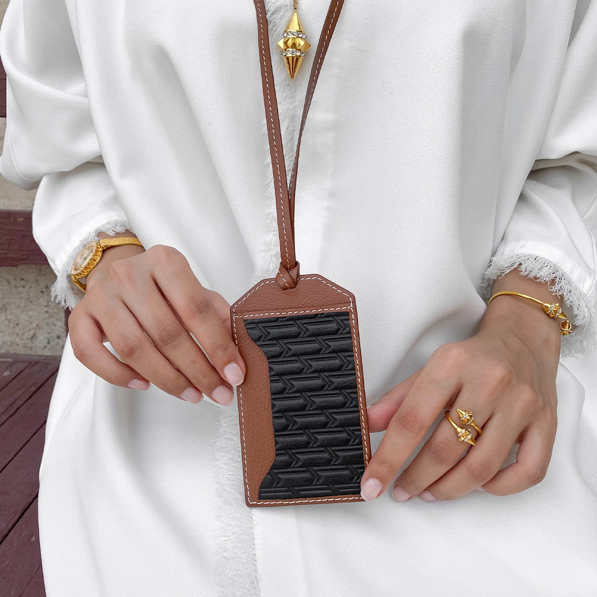 لانيارد / اسود و تان