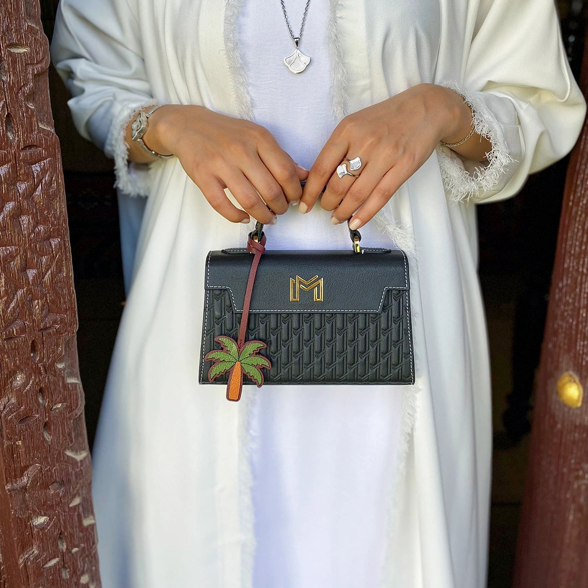 ليذر تشارم / النخلة