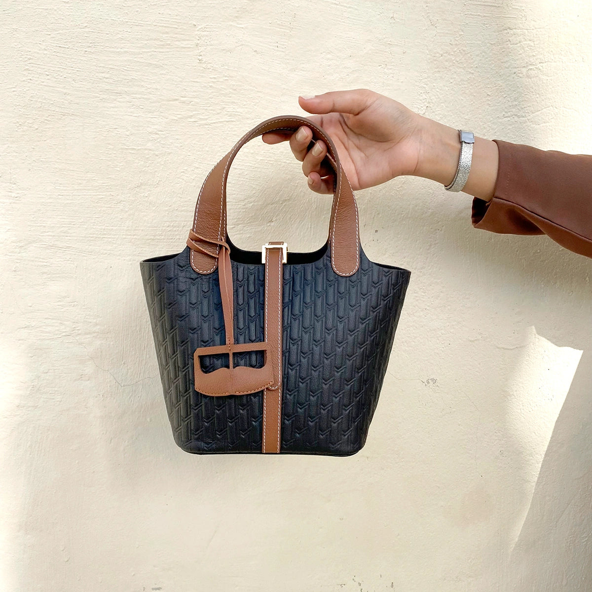 ليذر تشارم / البرقع