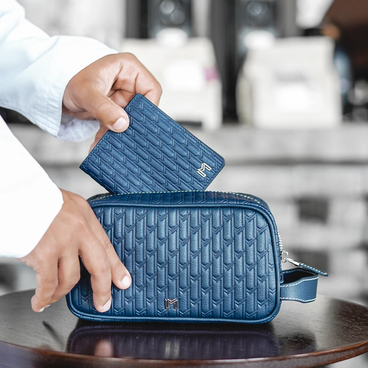 باوتش السفر كحلي / فضي