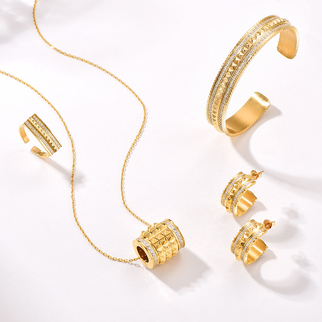 شمس / طقم باللون الذهبي