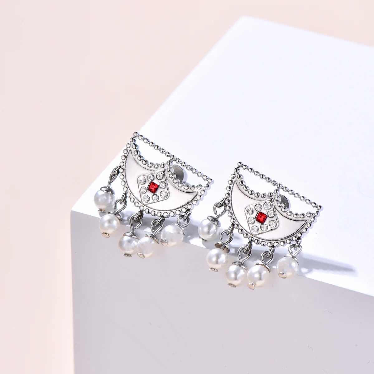 شناف /أقراط اللؤلؤ باللون الفضي