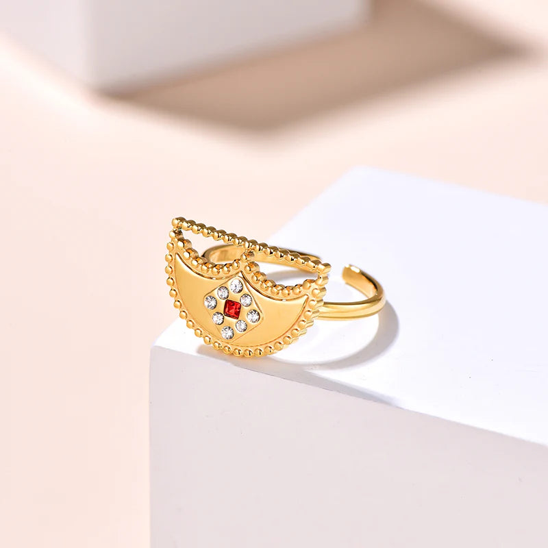 شناف / خاتم باللون الذهبي