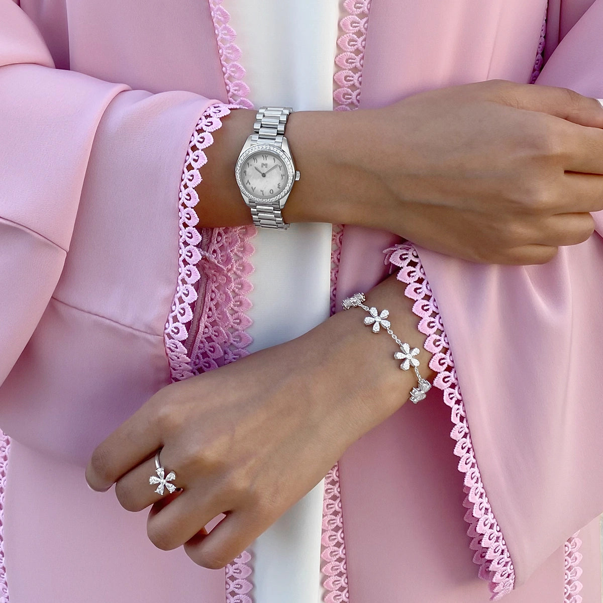 مون ستار / طقم باللون الفضي