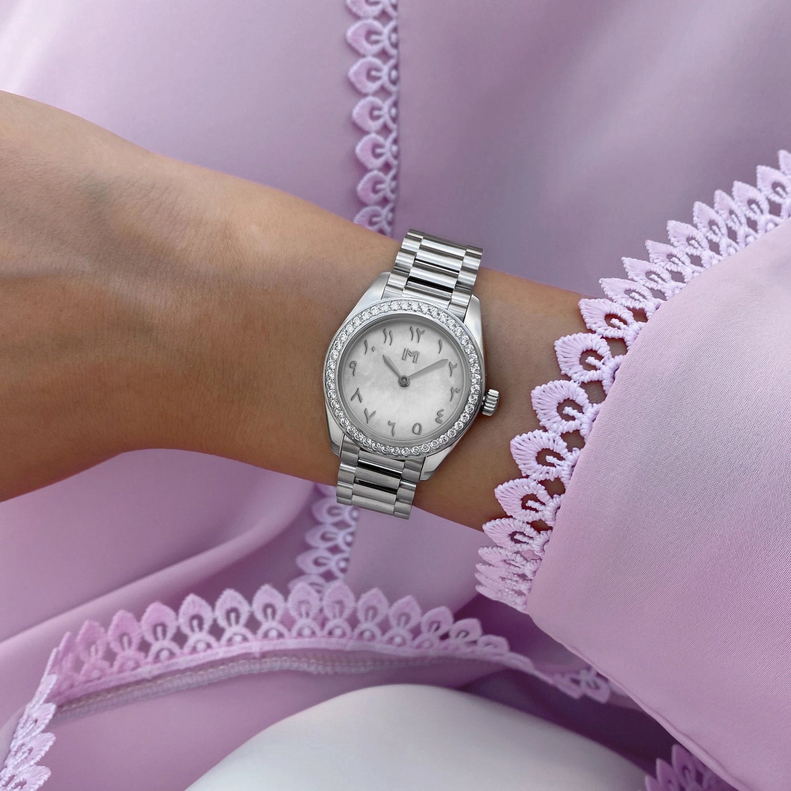 Silver-watch_1aa3657a-e074-4644-af2f-7743a1573d96 | MINIMALIST