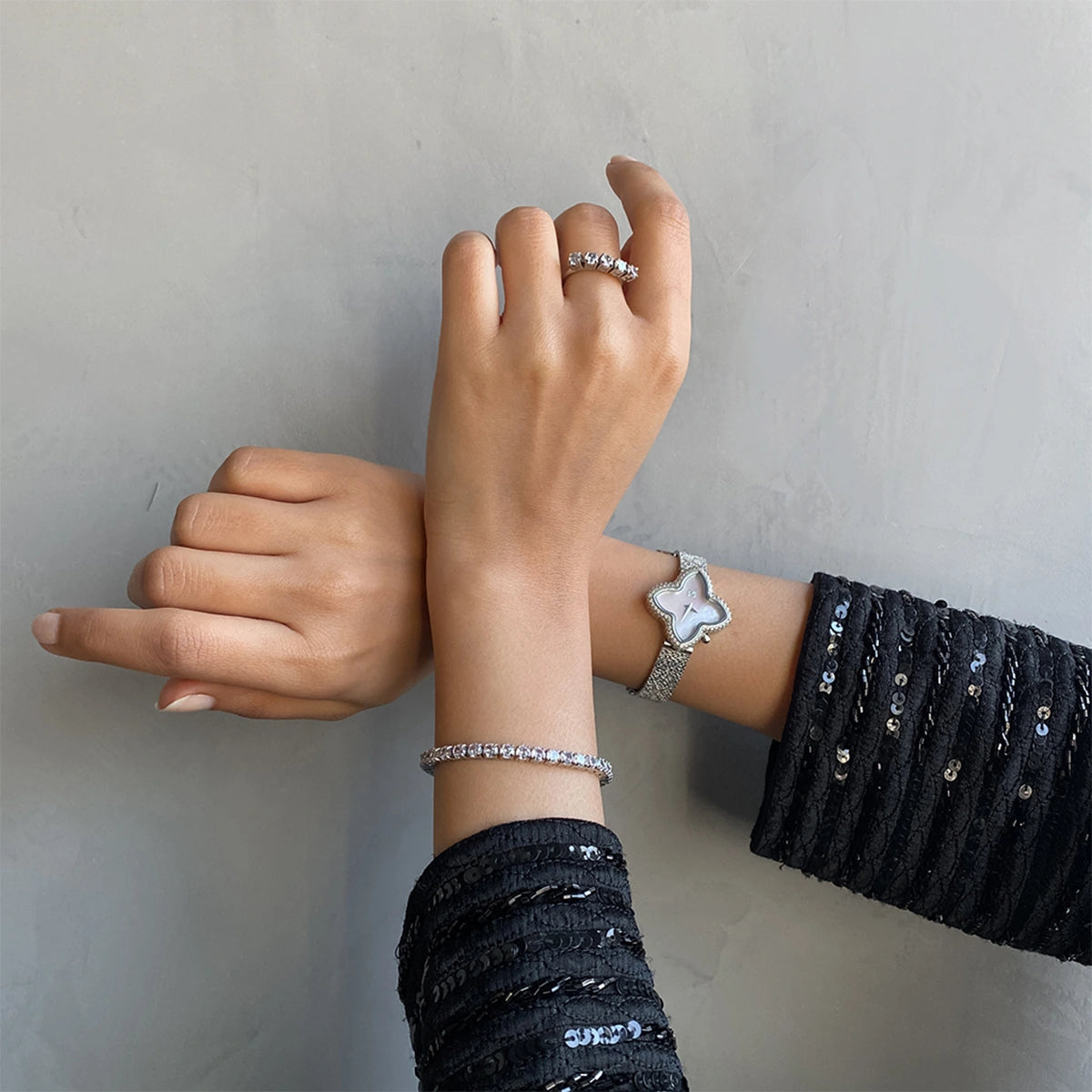 تنس / سوار باللون الفضي