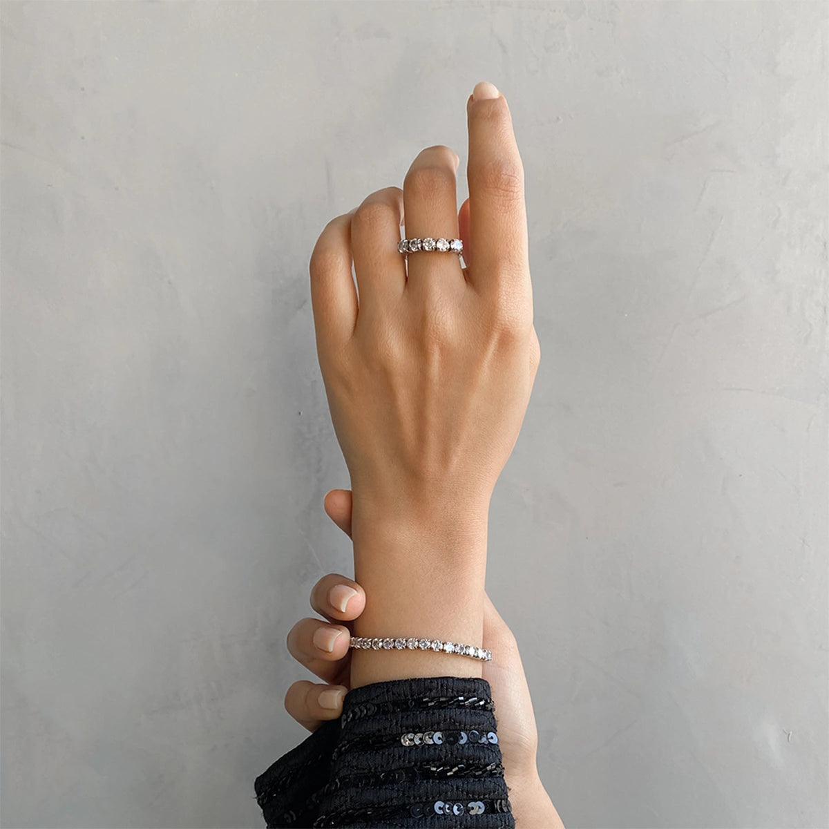 تنس / سوار باللون الفضي