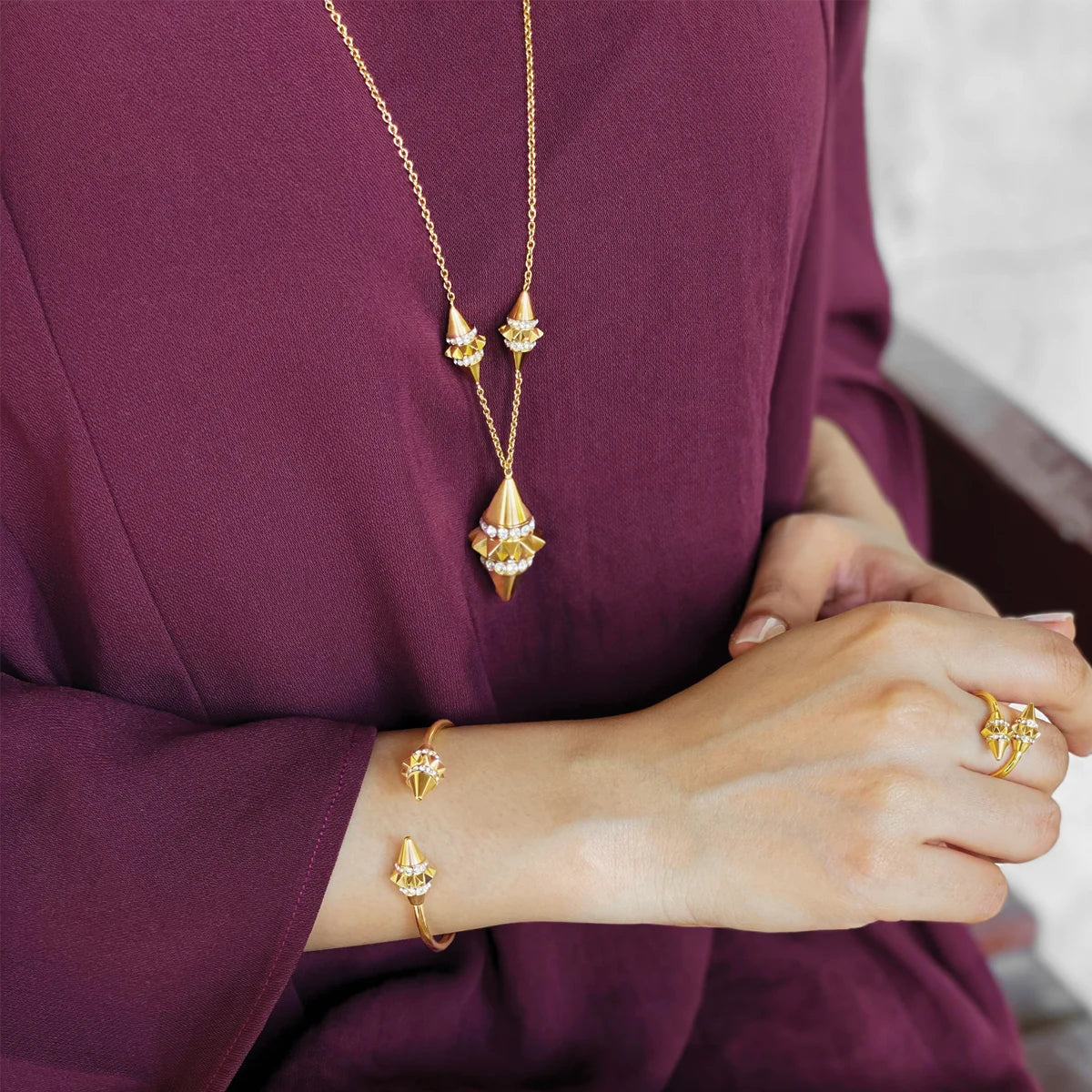 تراث / سوار باللون الذهبي