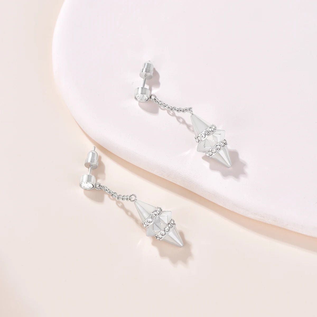 تراث / أقراط باللون الفضي