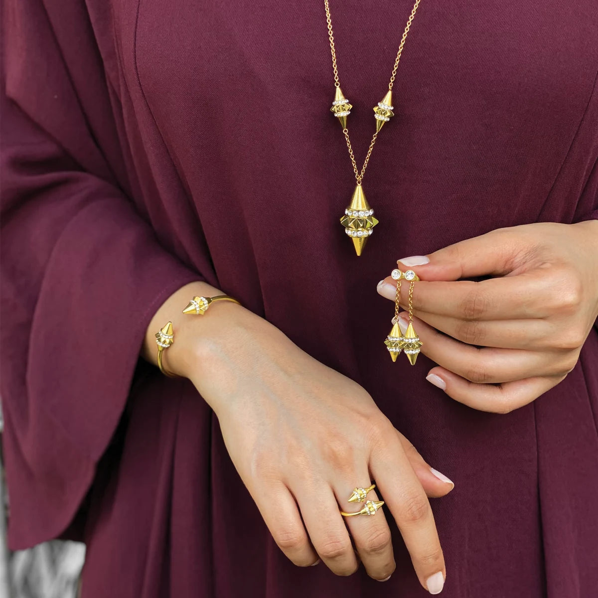 تراث / أقراط باللون الذهبي