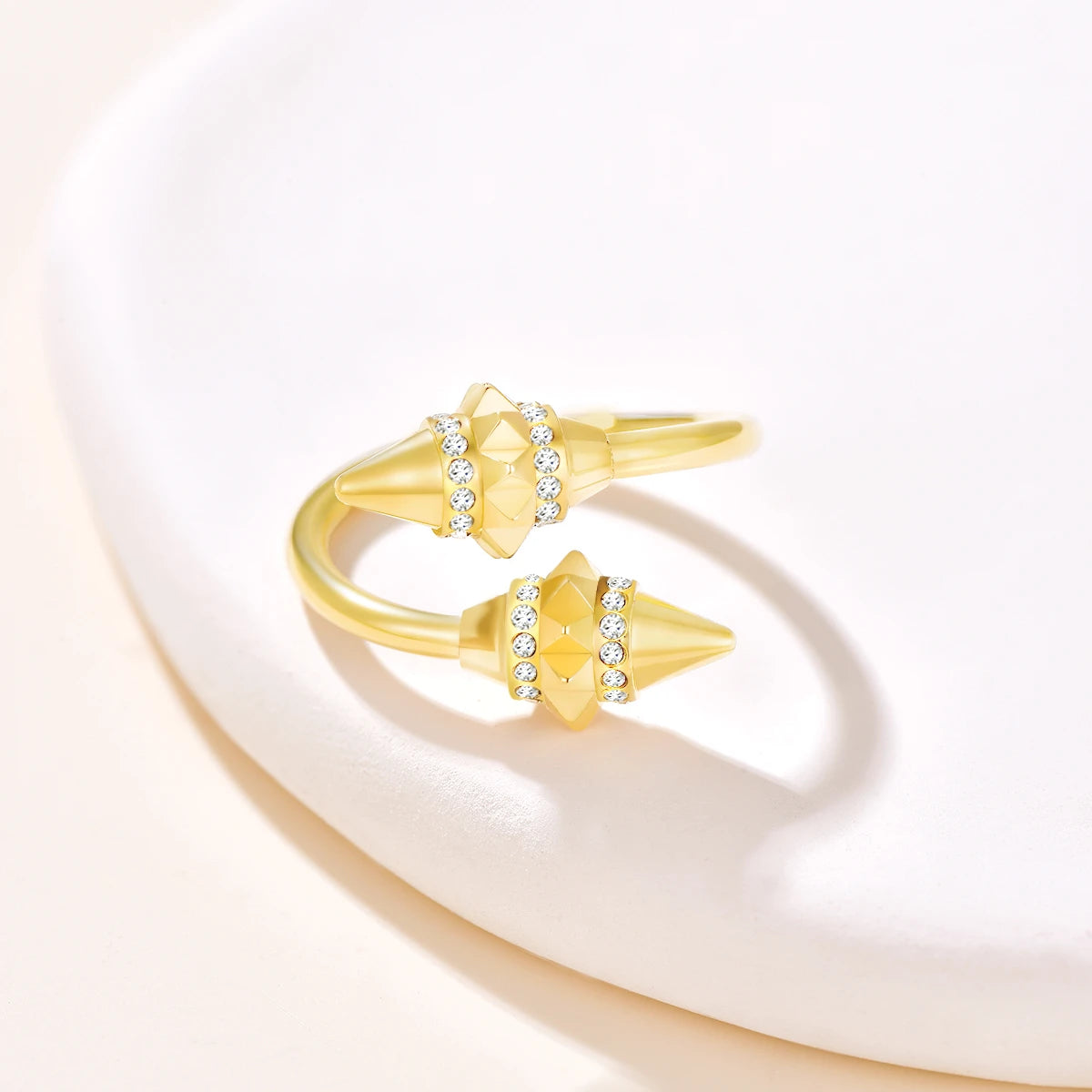 تراث / خاتم باللون الذهبي