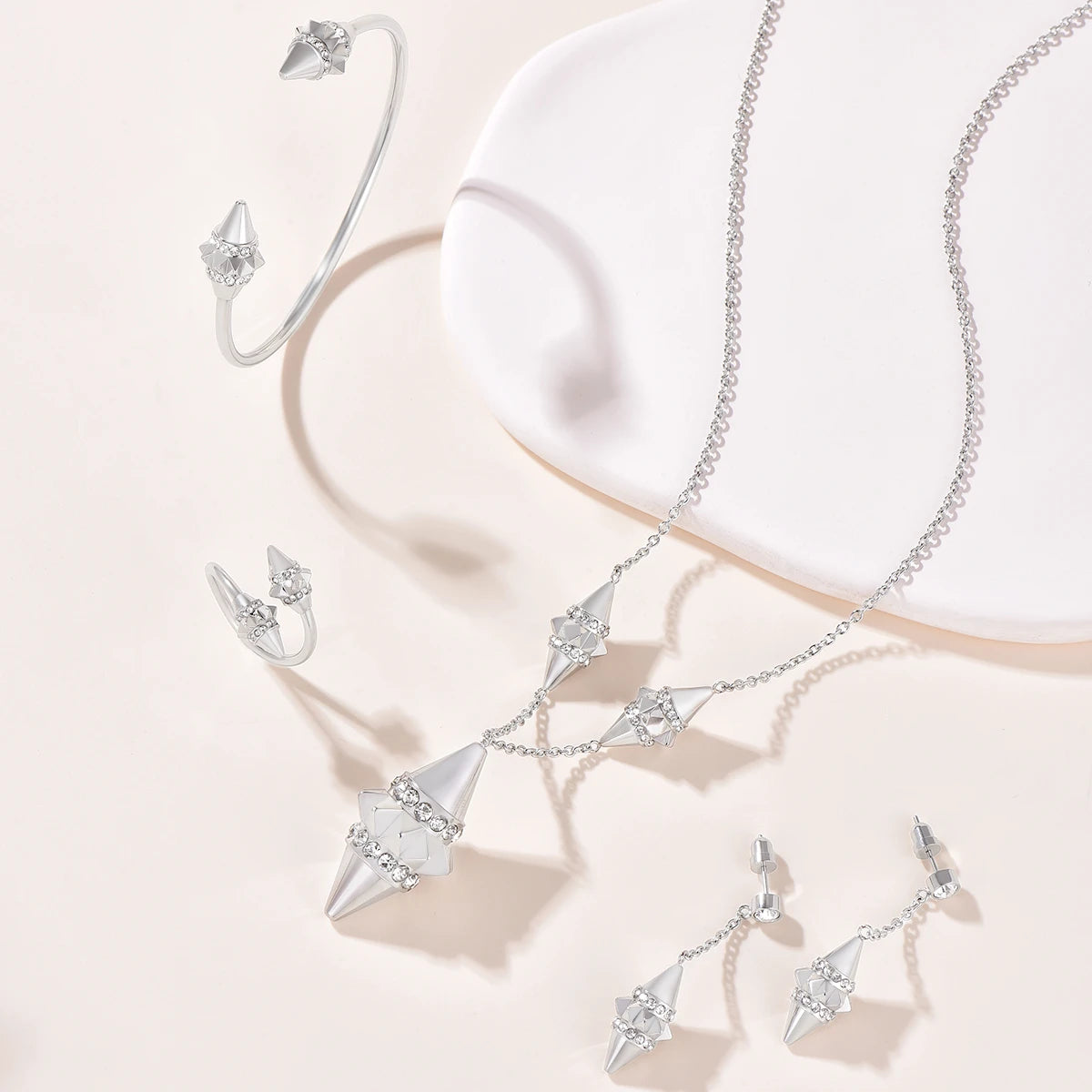 تراث / طقم باللون الفضي