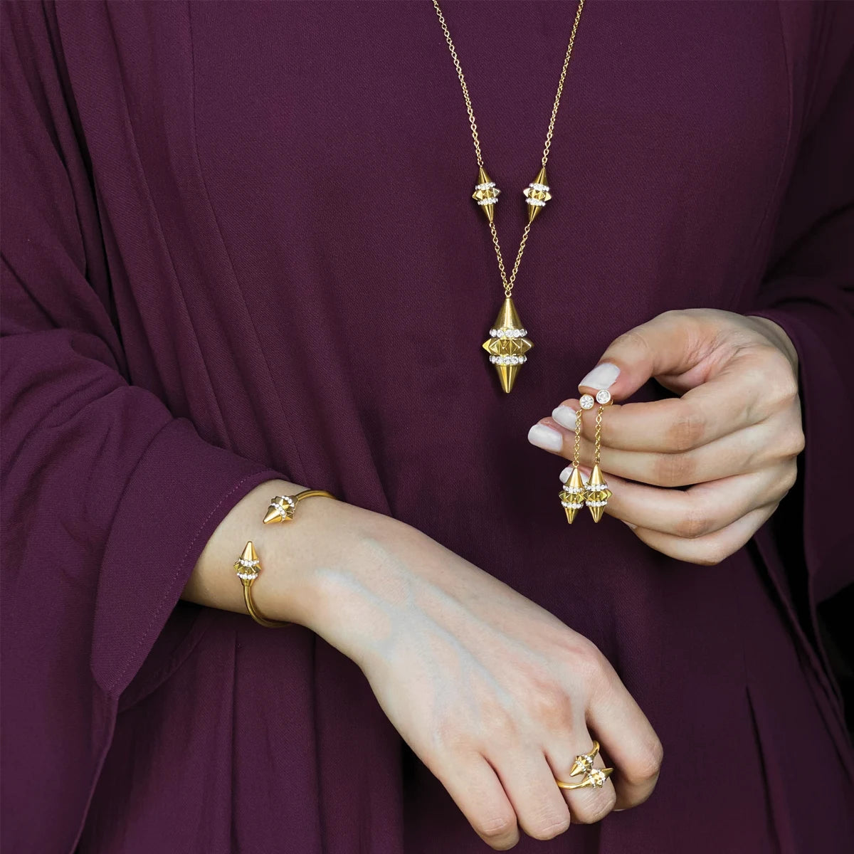 تراث/ طقم باللون الذهبي