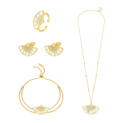 فان / طقم باللون الذهبي