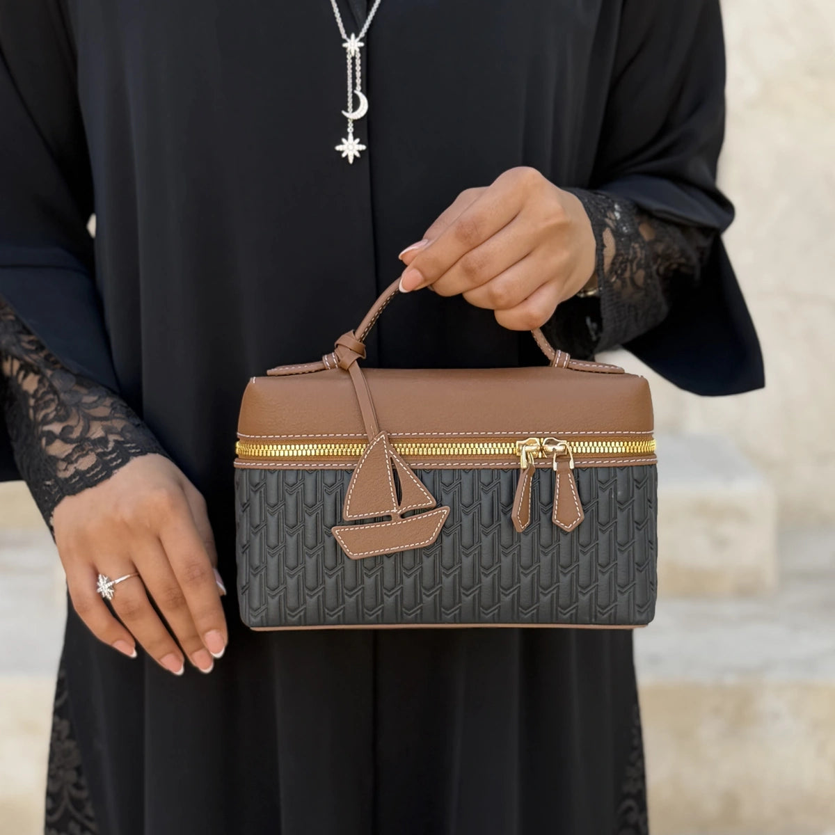 ليذر تشارم / البرقع