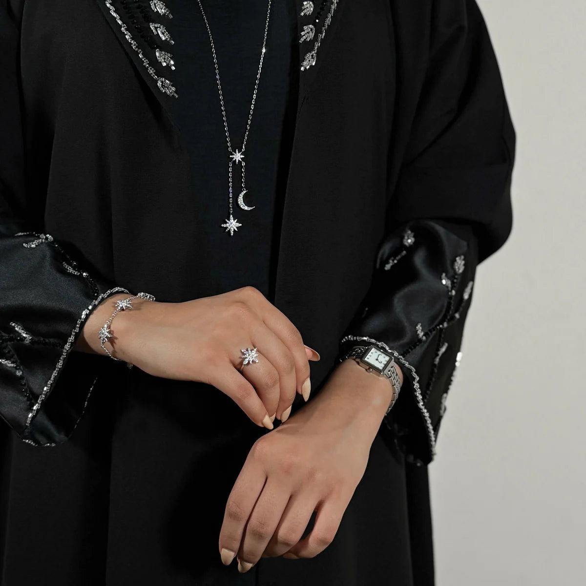 مون ستار / طقم باللون الفضي