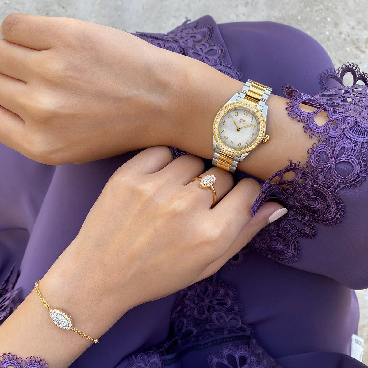 gold-watch-1_407faa73-18a8-482a-a6f2-80716cfcba71 | MINIMALIST