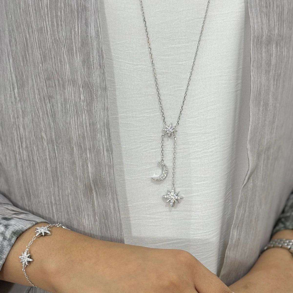 مون ستار / قلادة باللون الفضي