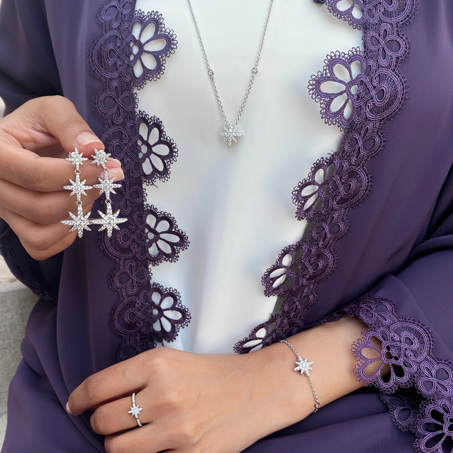 طقم مون ستار بتصميم بسيط / اللون الفضي