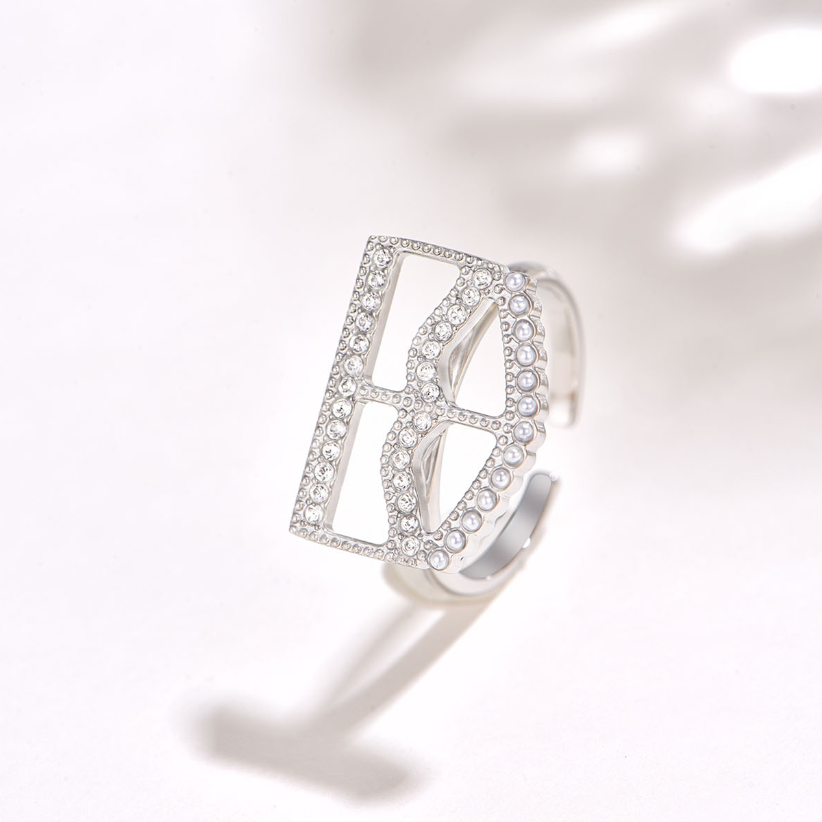 برقع / خاتم باللون الفضي