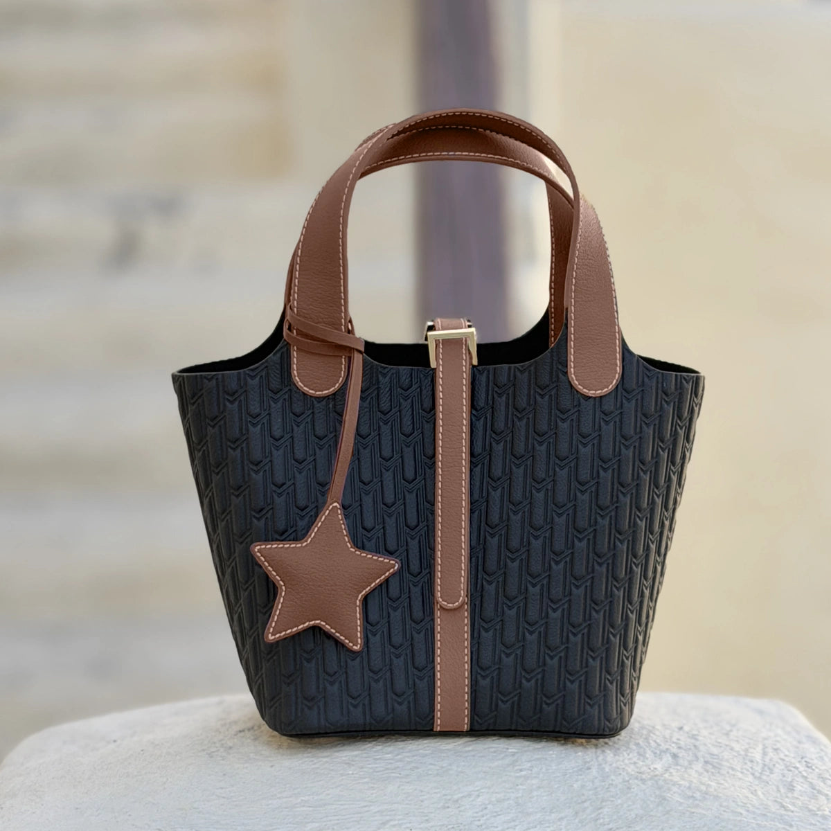 ليذر تشارم / البرقع