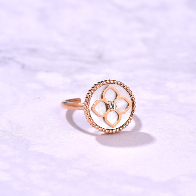 أميرة / خاتم اللؤلؤ بلون الروز قولد