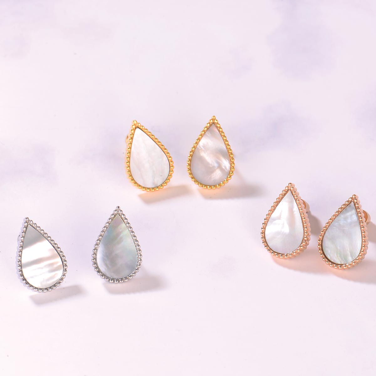 دروب / أقراط اللؤلؤ بلون الروز قولد